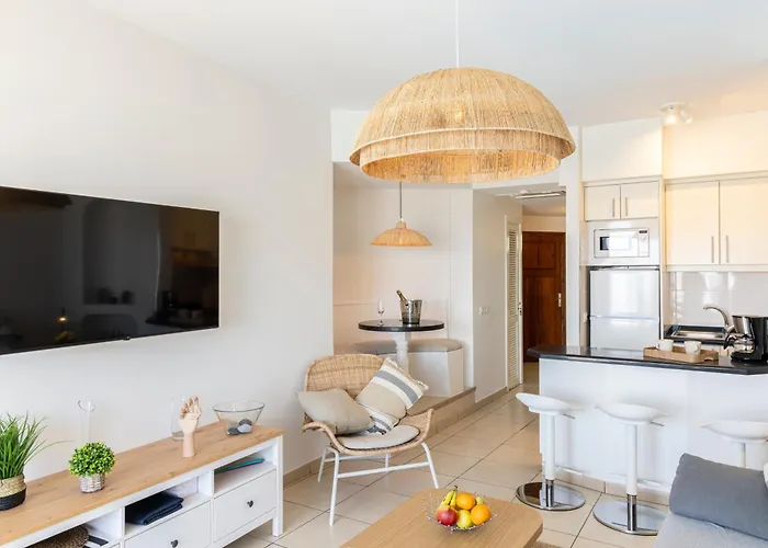 Fabulous Sea View Апартаменты Адехе